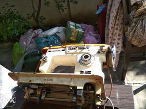 Sewing machine of USHA company in excellent condition. Can
