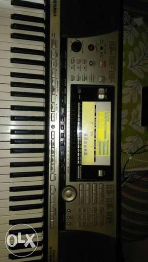 Yamaha psr 740 keyboard