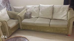 3+1+1 seater sofa for sale.pista green colour and