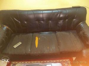 3+2 sofa set, slightly damaged but rest in good