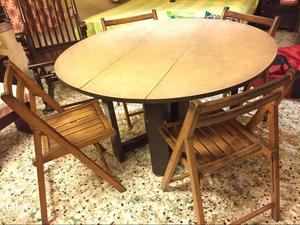 4-seater round wooden dining table with 4 wooden