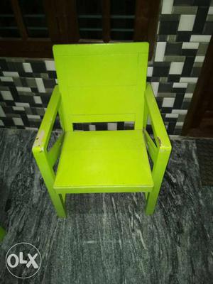 5 Green Wooden Armchair new. 5 chair and 1 T Pai.