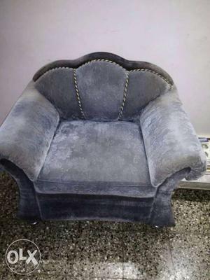 5 years old Maharaja Sofa. With 2 chairs In good condition