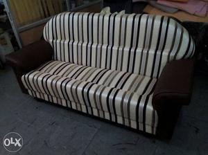 All type Sofa new Rexine and Fabric Sofa manufacture
