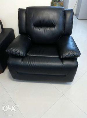 Black Leather Padded Recliner Chair. 100%New.