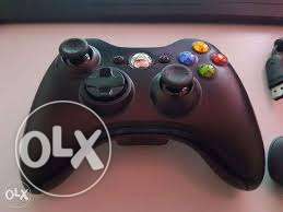 Black Xbox 360 Game Controller
