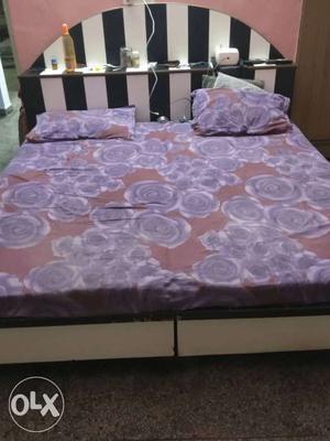 Double bed with matress god condition