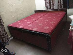 Double bed (without matress)