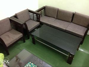 Hi i am selling my new condition sofa set with