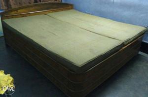 Segwan (teak) wood 6'x6' bed with 2 side tables