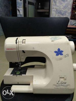 Singer automatical machine with embroidery low