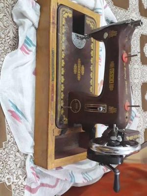 Usha sewing machine in newly condition (1year old)