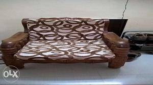 Very good condition. No damage. Cushion cover