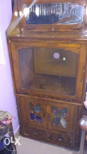 Wooden TV showcase only 5 year old.. In good