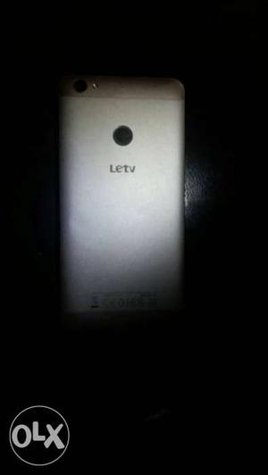 LeTV mobile gold with box charger n earphone but
