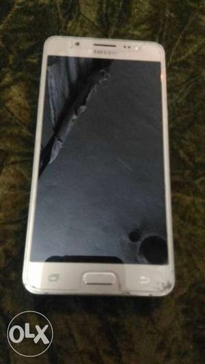 Samsung j5 6 only mobile 4g little screen crack