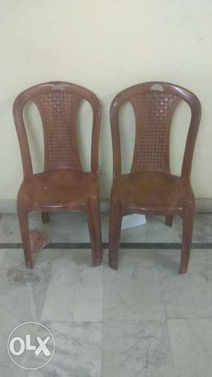 2 fine sitting chairs available to purchase in