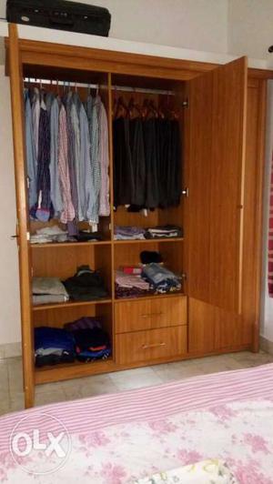 3 door wardrobe (Damro) excellent condition
