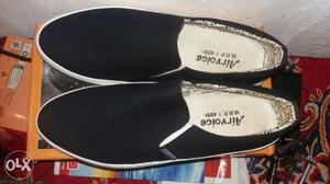 Black-and-white Air Voice Slip-on Sneakers