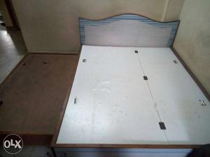 Double Bed with Trolley / storage available in