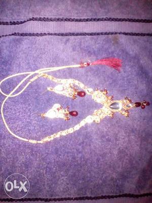 Gold-colored Necklace And Pair Of Earrings Jewelry Set