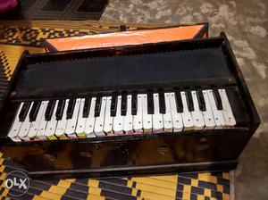 Harmonium in running condition with best tuned