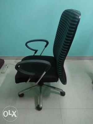 Its a office boss chair