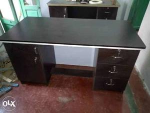 Own manufacturing Office table