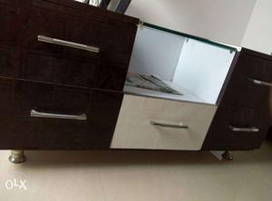 TV unit.Ply material not MDF MATERIAL