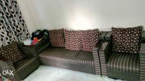 Urgently sale Good Condition & Good Quality Sofa Set.
