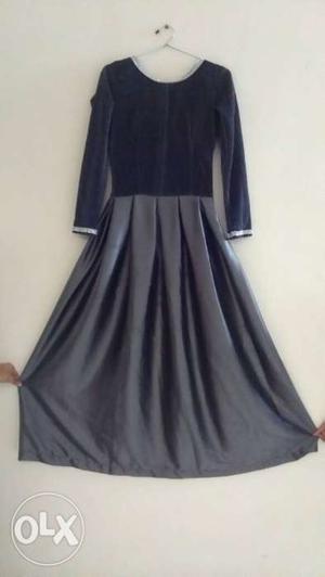 Women's Black And Gray Long Sleeved Maxi Dress