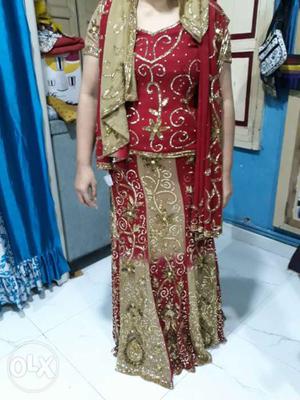 Women's Red And Brown Floral Short-sleeved Traditional Dress