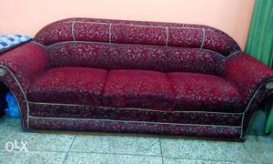 3 seater king size sofa in very gud