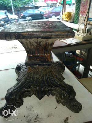 Antique finish old vas wit stand