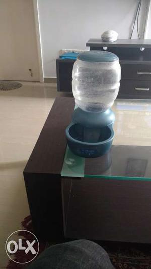 Imported brand new cat and dog feeder from US at