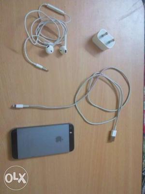 Iphone 5s 16gb 5 months used in warranty bill available box