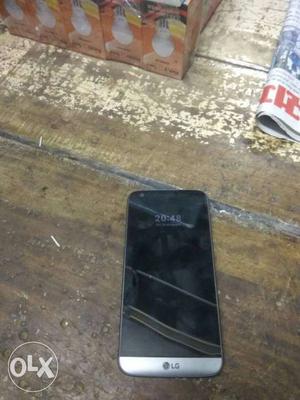 LG G5 32gb silver in good condition