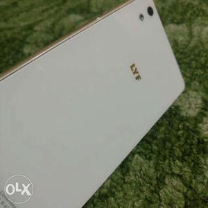 Lyf water 8 in a mint condition with 3 gb ram