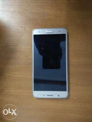 Samsung j7 excellent condition phone with all