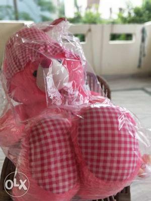 5feet tall huge pink teddy bear still in packing