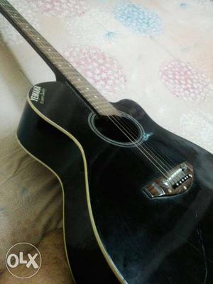 Acoustic guitar in very very good condition.