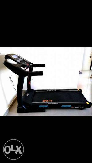 Black And Blue Pro-Form Treadmill Screenshot