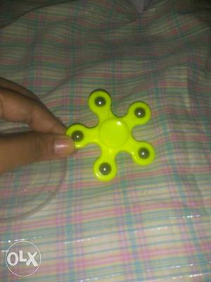 Green 5-lobe Fidget Spinner