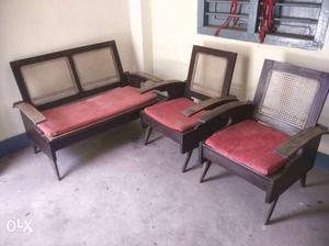 Sisu kathara sofa set. four seater.