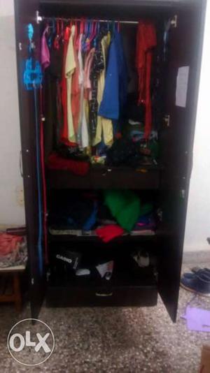 Wooden wardrobe in awesome condition. only 6