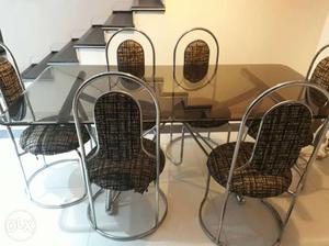 6 seater Dining table in superb condition.