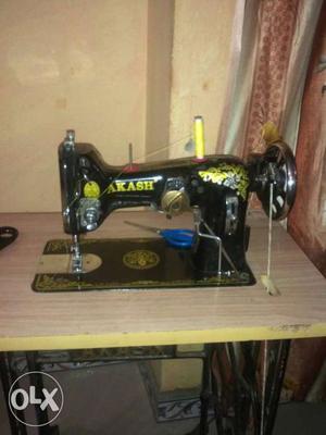 Black Akash Sewing Machine multipurpose use selai kadai peko