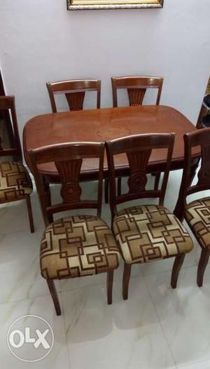 Dining table, with 6 chairs (sleepwell