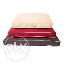 Dog's filet bed type of fully gadda bed Beige, Red, And