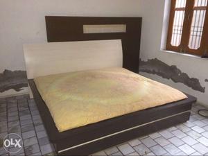 Heavy 19 mm plywood bed